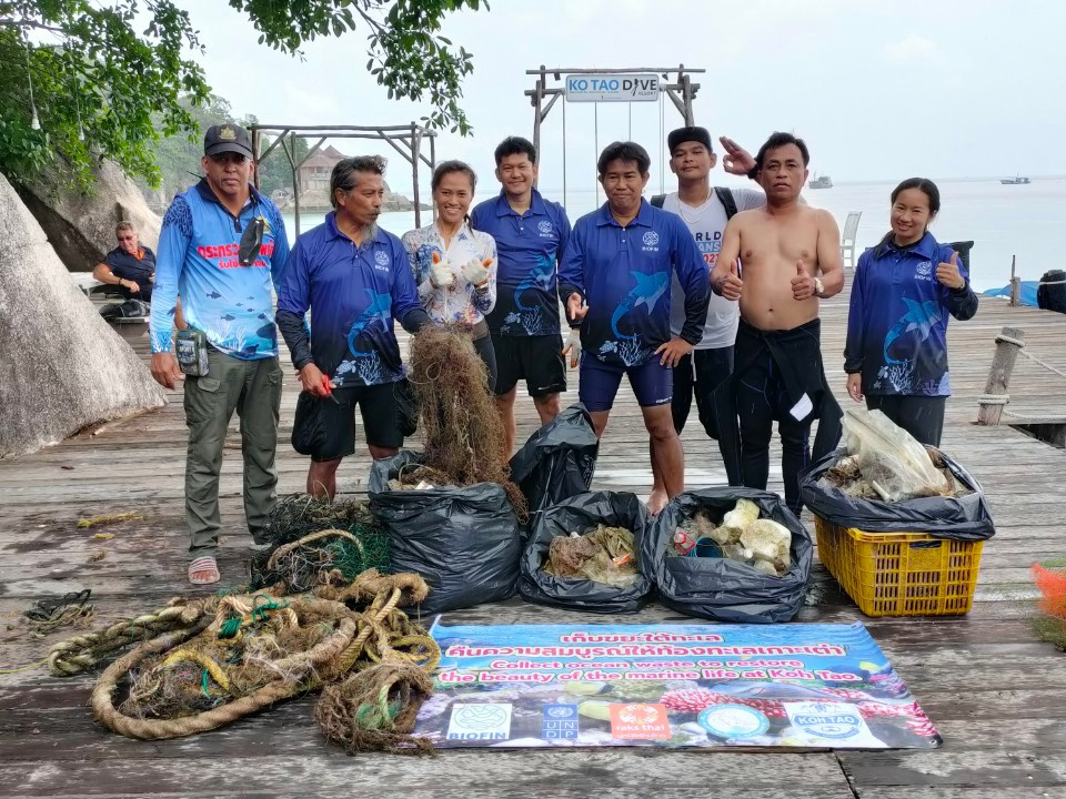 เก็บขยะใต้ทะเลคืนความสมบูรณ์ให้ท้องทะเลเกาะเต่า